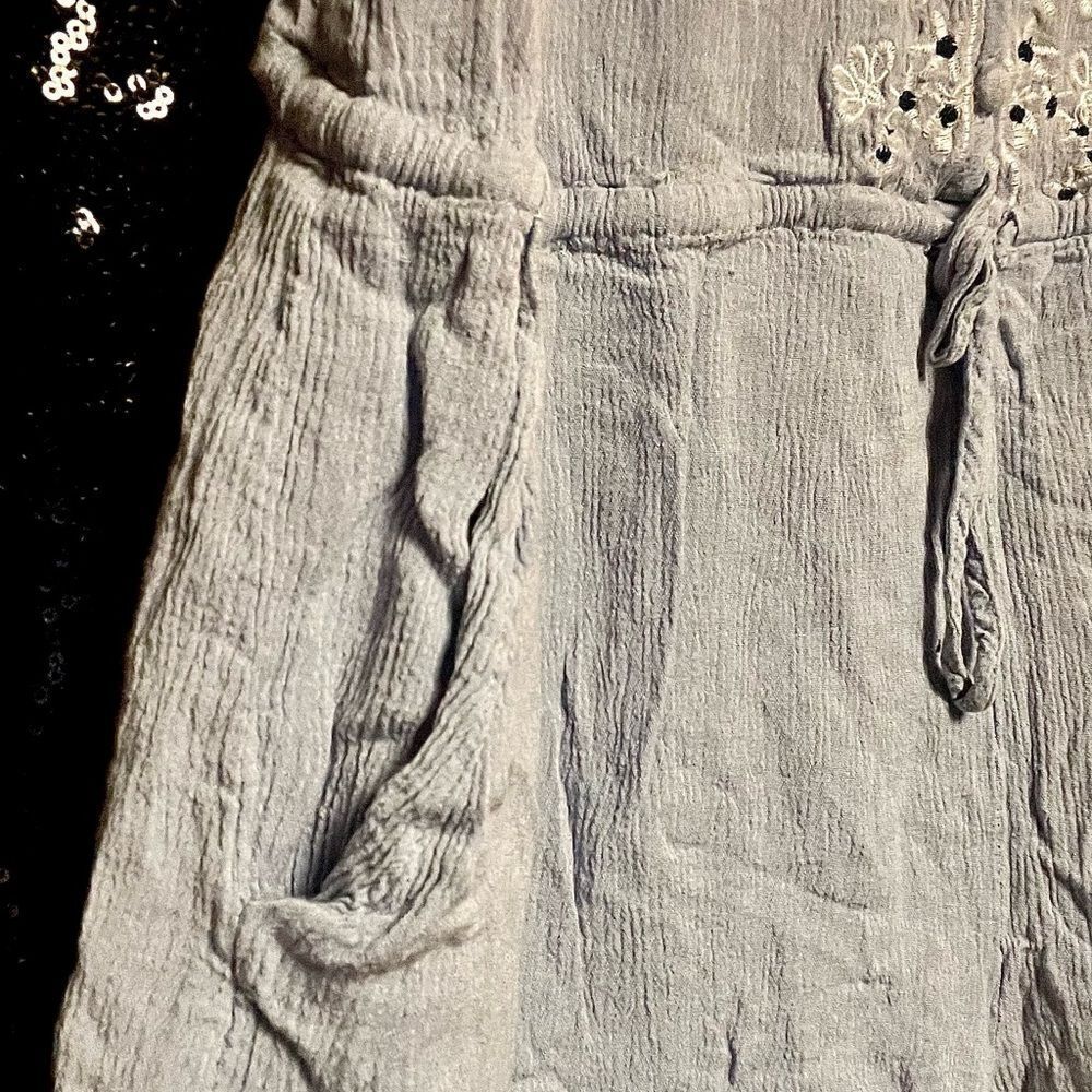 Sleeveless Beige Embroidered Romper - Picture 4 of 7